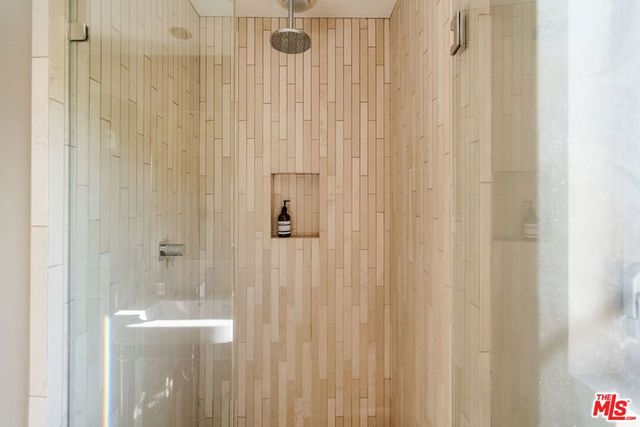 8559 Hollywood Boulevard, Los Angeles, CA 90069