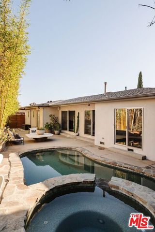 8559 Hollywood Boulevard, Los Angeles, CA 90069