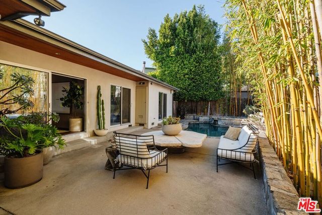 8559 Hollywood Boulevard, Los Angeles, CA 90069