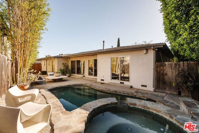 8559 Hollywood Boulevard, Los Angeles, CA 90069