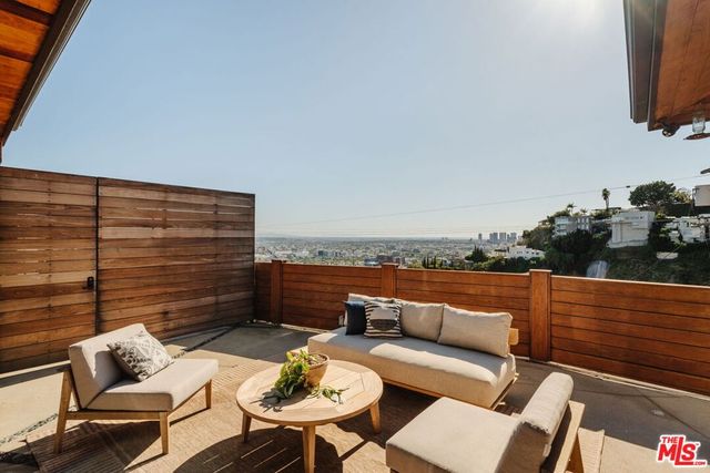 8559 Hollywood Boulevard, Los Angeles, CA 90069