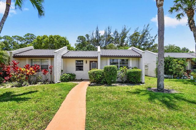 112 Lake Olive Drive, Royal Palm Beach, FL 33411
