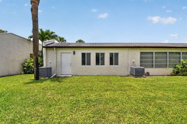 112 Lake Olive Drive, Royal Palm Beach, FL 33411
