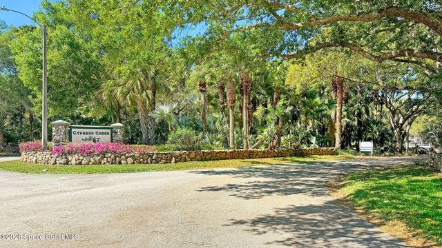 4268 Gardenwood Circle, Grant, FL 32949