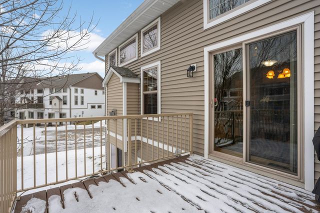 3190 Frontier Drive, Woodbury, MN 55129