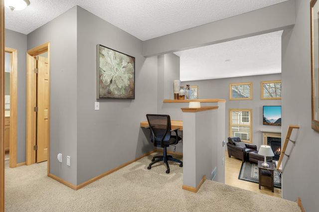 3190 Frontier Drive, Woodbury, MN 55129