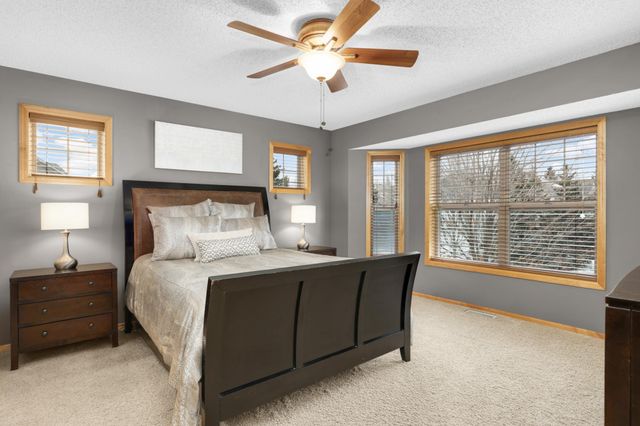 3190 Frontier Drive, Woodbury, MN 55129