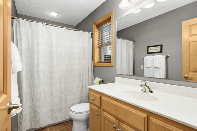 3190 Frontier Drive, Woodbury, MN 55129