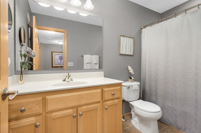 3190 Frontier Drive, Woodbury, MN 55129