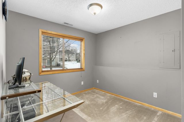 3190 Frontier Drive, Woodbury, MN 55129