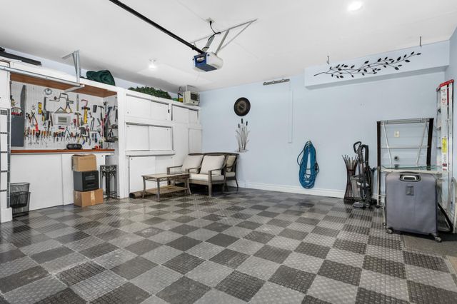 3190 Frontier Drive, Woodbury, MN 55129