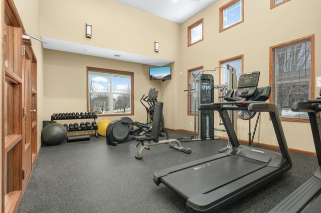 3190 Frontier Drive, Woodbury, MN 55129