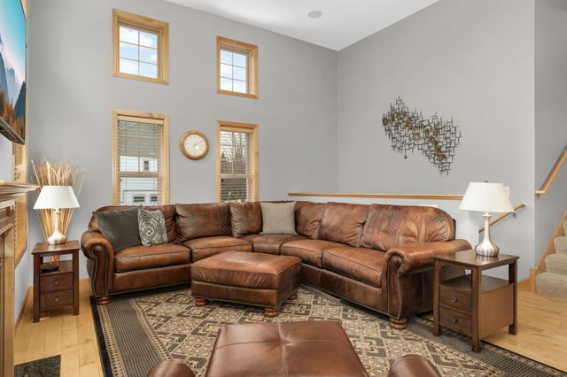 3190 Frontier Drive, Woodbury, MN 55129