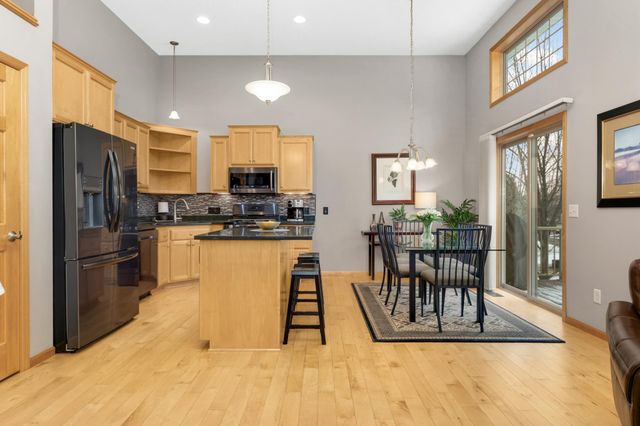 3190 Frontier Drive, Woodbury, MN 55129