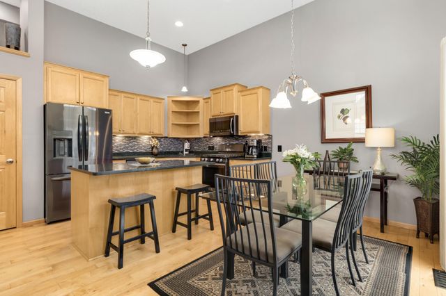 3190 Frontier Drive, Woodbury, MN 55129