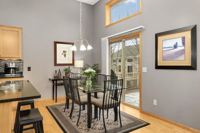 3190 Frontier Drive, Woodbury, MN 55129