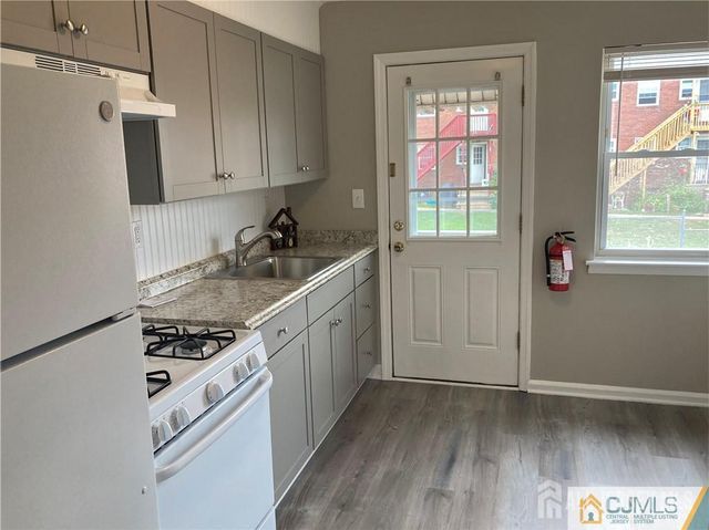 250 Penn Avenue 4B, Edison, NJ 08817