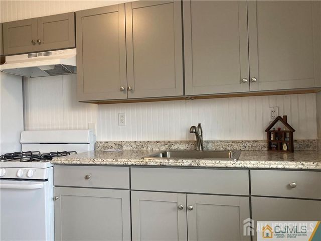 250 Penn Avenue 4B, Edison, NJ 08817