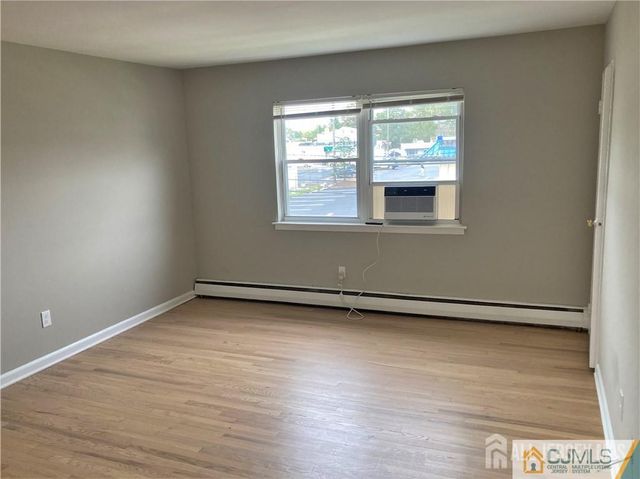 250 Penn Avenue 4B, Edison, NJ 08817