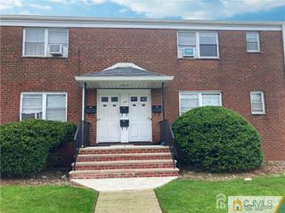 250 Penn Avenue 4B, Edison, NJ 08817
