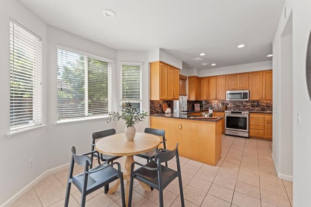 2154 New Hampshire Way, Sacramento, CA 95835