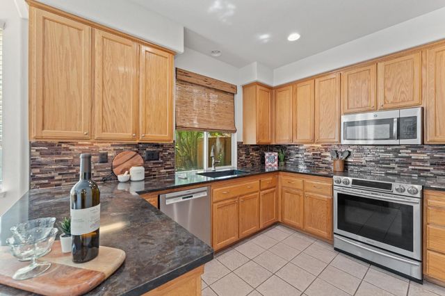 2154 New Hampshire Way, Sacramento, CA 95835