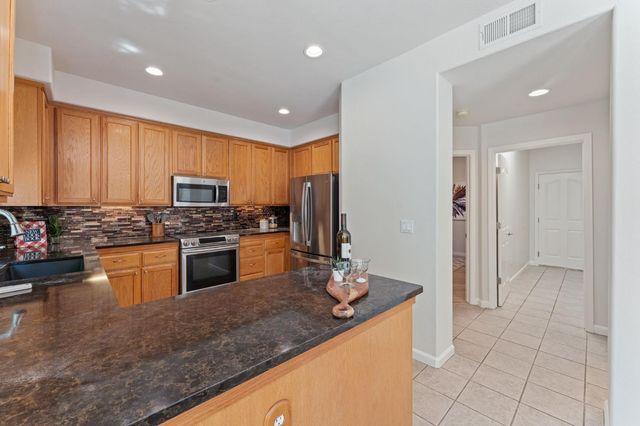 2154 New Hampshire Way, Sacramento, CA 95835