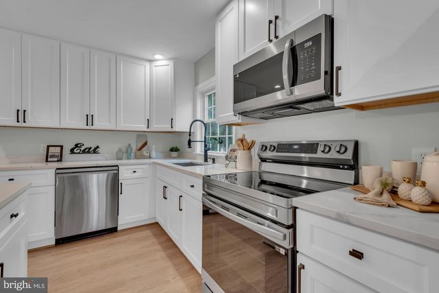 5485 SOLOMONS ISLAND RD, Lothian, MD 20711