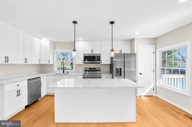 5485 SOLOMONS ISLAND RD, Lothian, MD 20711