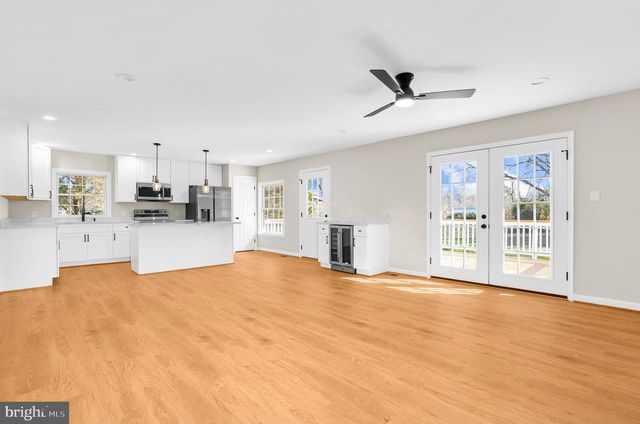 5485 SOLOMONS ISLAND RD, Lothian, MD 20711