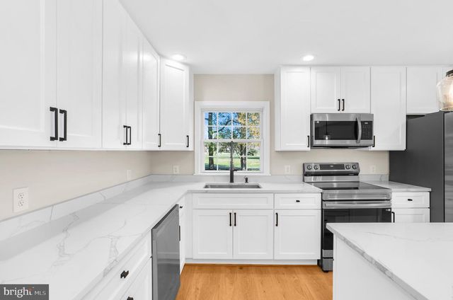 5485 SOLOMONS ISLAND RD, Lothian, MD 20711