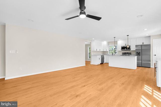 5485 SOLOMONS ISLAND RD, Lothian, MD 20711