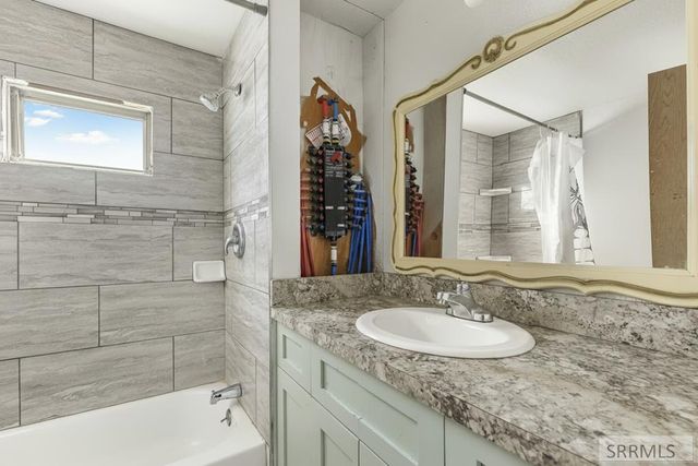 5571 Iona Road, Iona, ID 83427