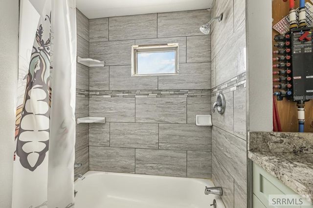 5571 Iona Road, Iona, ID 83427