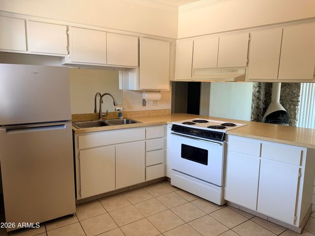 1441 E MARYLAND Avenue 7, Phoenix, AZ 85014
