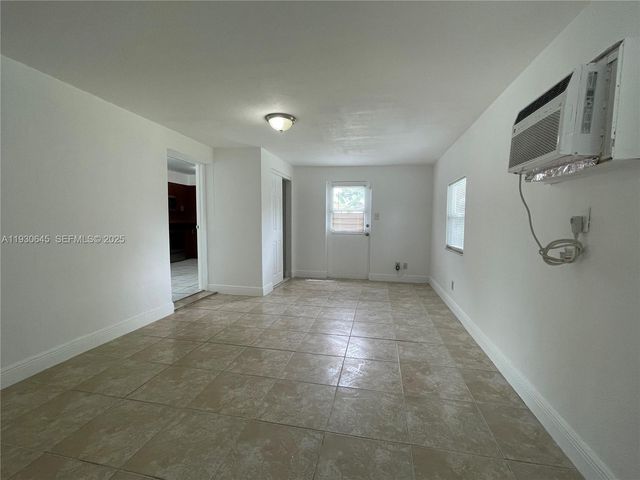 5820 NW 13th St, Sunrise, FL 33313