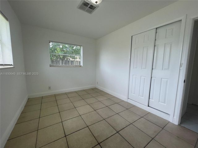 5820 NW 13th St, Sunrise, FL 33313