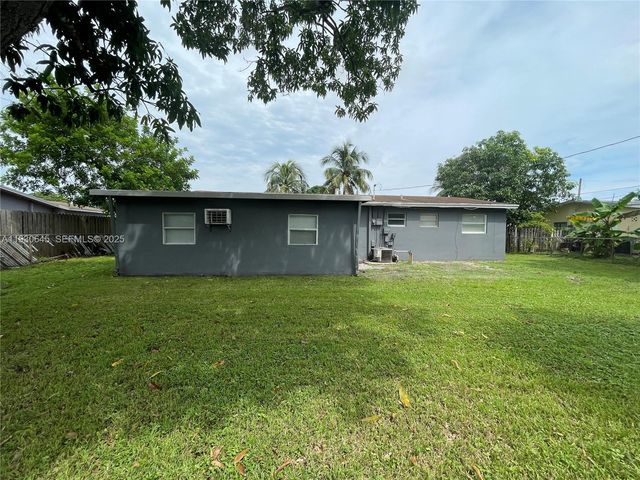 5820 NW 13th St, Sunrise, FL 33313