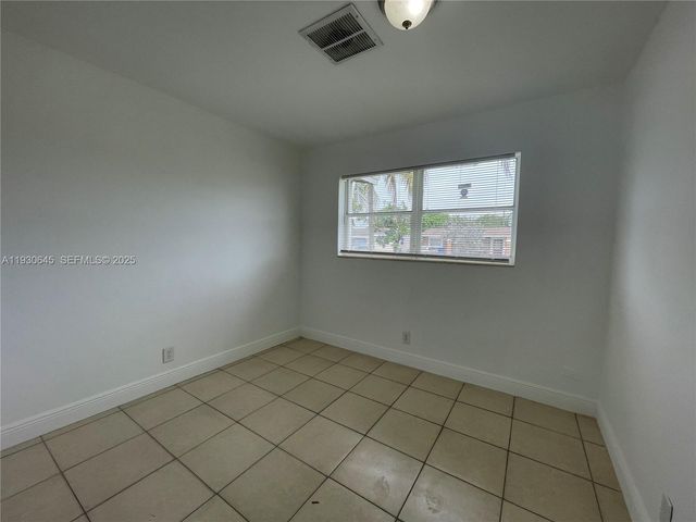 5820 NW 13th St, Sunrise, FL 33313