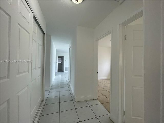 5820 NW 13th St, Sunrise, FL 33313
