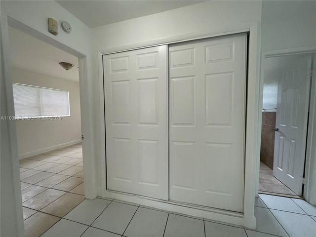 5820 NW 13th St, Sunrise, FL 33313