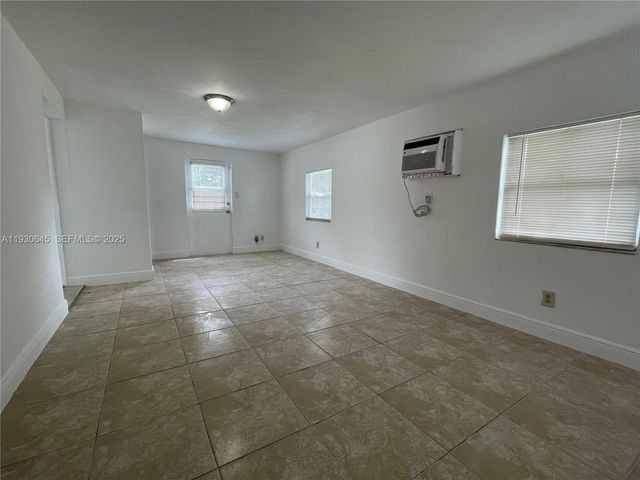 5820 NW 13th St, Sunrise, FL 33313