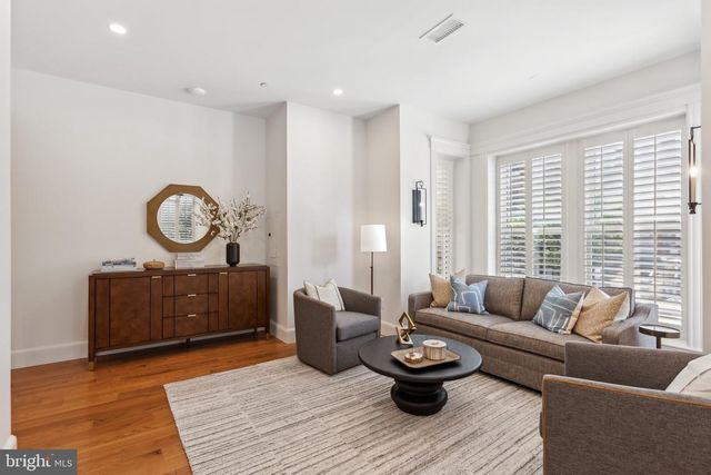 1641 R ST NW #403, Washington, DC 20009