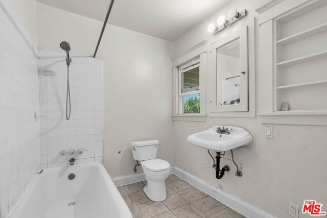 1412 S Victoria Avenue, Los Angeles, CA 90019