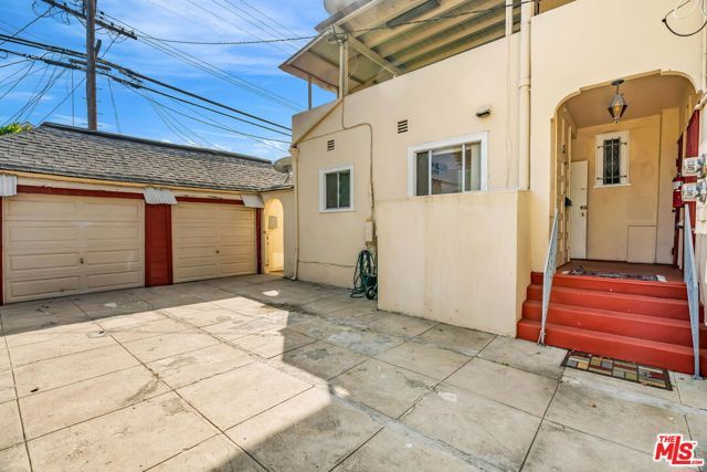 1412 S Victoria Avenue, Los Angeles, CA 90019