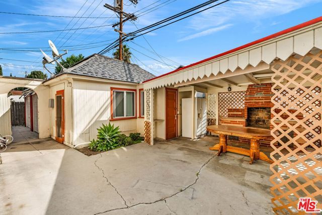 1412 S Victoria Avenue, Los Angeles, CA 90019