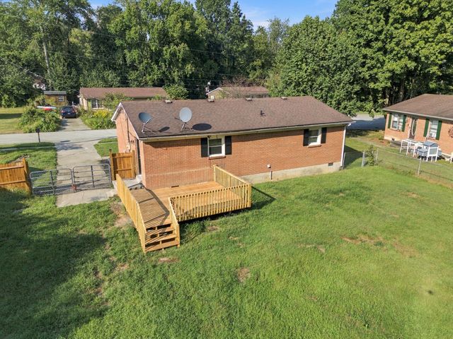 106 Brushwood Court, Berea, KY 40403