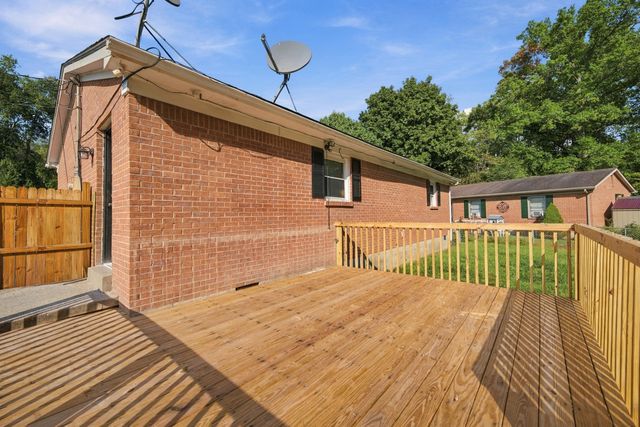 106 Brushwood Court, Berea, KY 40403