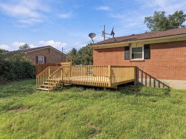 106 Brushwood Court, Berea, KY 40403