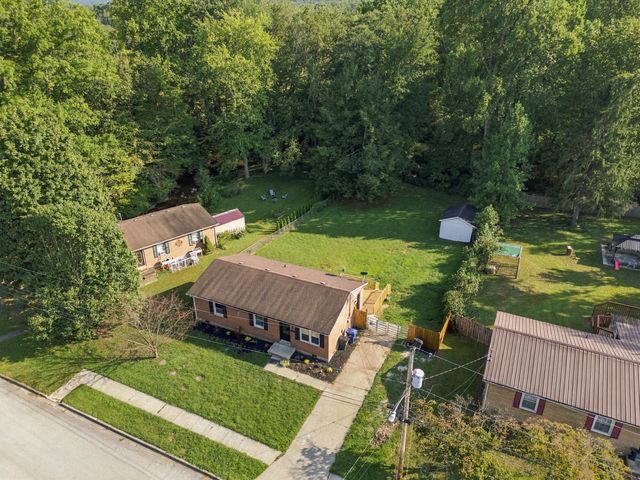 106 Brushwood Court, Berea, KY 40403